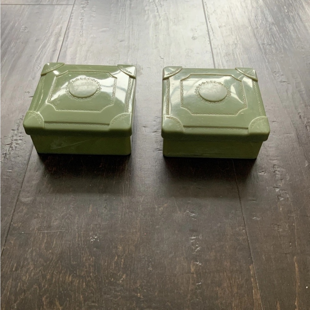 Vintage Hard Lucite Green Container Trinket Box 3.5" x 3.5" x 1.5" Art Deco Set